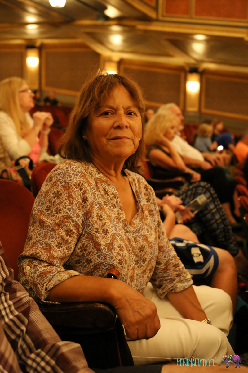 Mi abuela viendo Paramour
