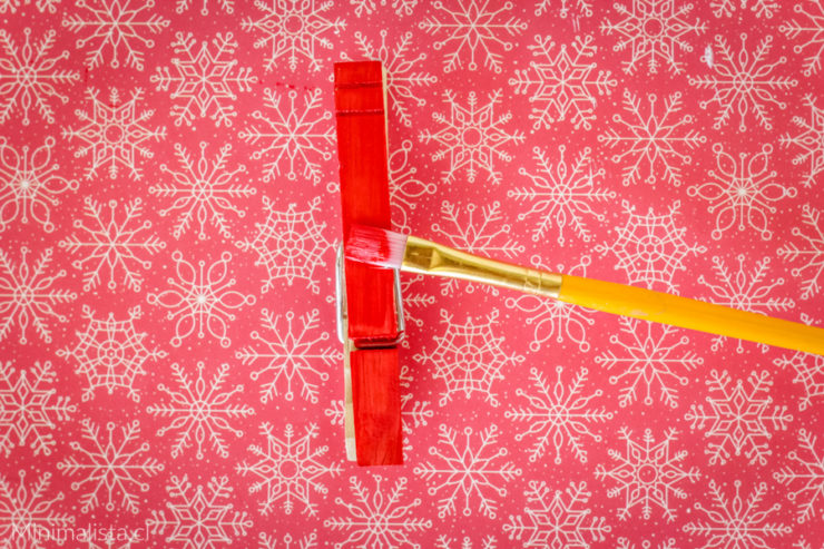 Manualidad con perritos de ropa